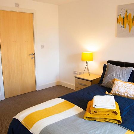 Executive 2 Bed Flat In Stockton Heath By Amazing Spaces Relocations Ltd Warrington Eksteriør bilde