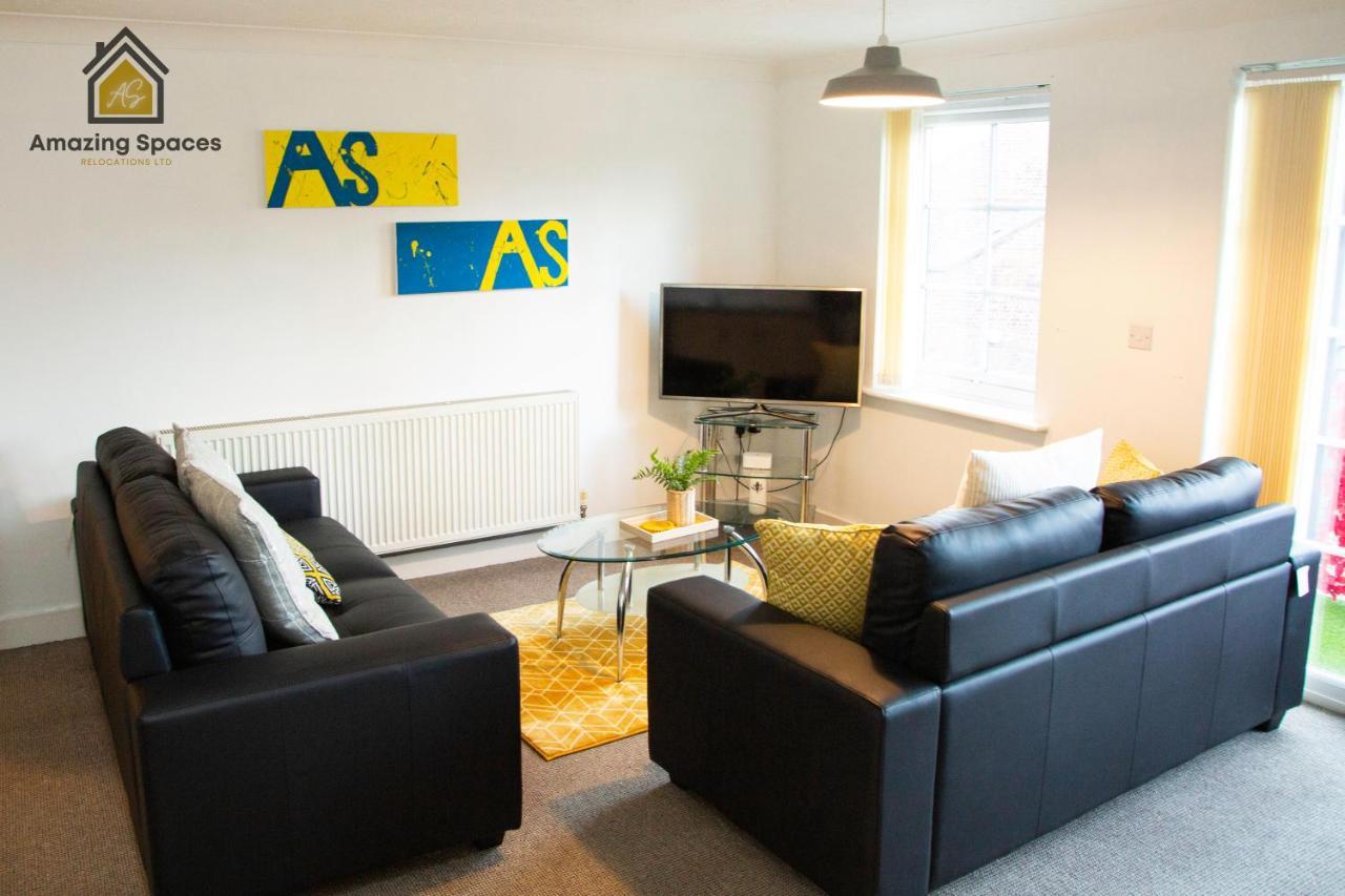 Executive 2 Bed Flat In Stockton Heath By Amazing Spaces Relocations Ltd Warrington Eksteriør bilde