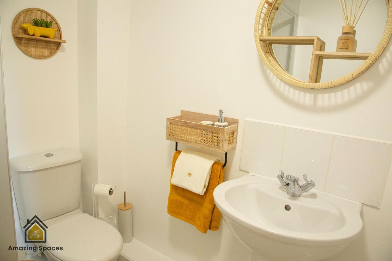 Executive 2 Bed Flat In Stockton Heath By Amazing Spaces Relocations Ltd Warrington Eksteriør bilde